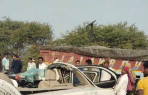 हाईवे पर कार की ट्रक से भीषण टक्कर, चार जवानों की हुई मौत, एक गंभीर रूप से घायल