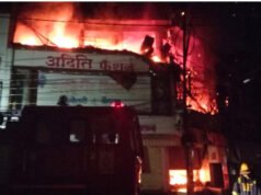 छत्तीसगढ़: दुर्ग के इंदिरा मार्केट में दो दुकानों में भीषण आग, लाखों का सामान जलकर खाक
