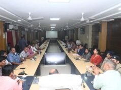 कलेक्टर श्री उइके ने शहर विकास योजना के संबंध में ली बैठक