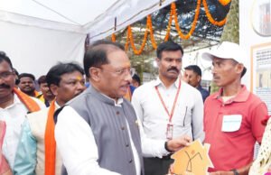 सिलगेर के माड़वी कोसा ने अपने हाथों से बनाया अपना घर, मुख्यमंत्री ने सौंपी खुशियों की चाबी