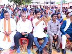 सरगुजा जिले के ग्राम सिलमा में अचानक उतरा मुख्यमंत्री श्री साय का हेलीकॉप्टर