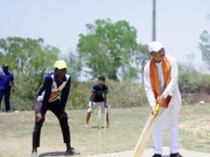 जब मुख्यमंत्री उतरे मैदान में: सुशासन तिहार में बच्चों संग खेला क्रिकेट, बढ़ाया हौसला