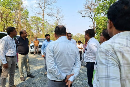 सड़क-पुल निर्माण में लापरवाही बर्दाश्त नहीं, नरहरपुर कॉलेज भवन के ठेकेदार को नोटिस जारी करने के निर्देश