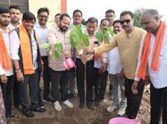 निषाद समाज को मिली 15 लाख रुपये के सामुदायिक भवन की सौगात विधायक दीपेश साहू ने किया लोकार्पण, हाईमास्ट लाइट का भी शुभारंभ