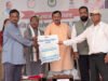 खेत बचाओ अभियान एवं “एक पेड़ मां के नाम” कार्यक्रम का आयोजन, कृषि मंत्री रामविचार नेताम एवं सांसद विजय बघेल हुए शामिल