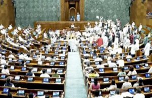 पेपर लीक-चढ़ावा चोरी पर लोकसभा में भारी हंगामा, सत्ता पक्ष और विपक्ष के सदस्यों के बीच तीखी नोकझोंक