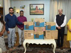 स्वेच्छानुदान मद से सुदूर वनांचल स्थित स्वामी आत्मानंद स्कूल, मांझीगुडा को 10 कंप्यूटर प्रदत्त