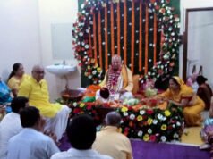 गुरु पूर्णिमा पर चरण वंदना कर शिष्यों ने लिया गुरु का आशीर्वाद