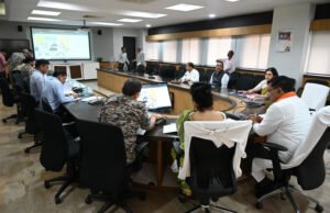 उप मुख्यमंत्री श्री विजय शर्मा ने नक्सल प्रभावित जिलों में विकास और पुनर्वास कार्यों में तेजी लाने के दिए निर्देश