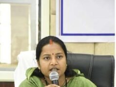 मंत्री श्रीमती लक्ष्मी राजवाड़े ने प्रभार जिला बलरामपुर की ली समीक्षा बैठक, योजनाओं का लाभ अंतिम व्यक्ति तक पहुंचाने दिए निर्देश