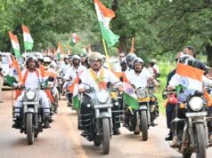 श्यामगिरी में शहीद पूर्व विधायक स्व. श्री भीमा मंडावी को उप मुख्यमंत्री श्री विजय शर्मा और वन मंत्री श्री केदार कश्यप ने दी श्रद्धांजलि