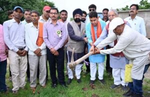 भौतिक प्रगति के साथ अपनी समृद्ध परंपरा और मानवीय मूल्यों को सहेजकर रखना ही सच्चा विकास- मंत्री श्री टंक राम वर्मा