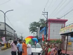 कोरबा।श्री प्रताप फांउडेशन के द्वारा आयोजित पन्द्रह अगस्त की पूर्व संध्या पर अर्थात चौदह अगस्त को सायं कृष्णा ग्रुप के द्वारा तिरंगा कार यात्रा को श्री सप्तदेव मंदिर से रवाना किया गया।इस अवसर पर छत्तीसगढ़ प्रांतीय अग्रवाल, संगठन की महिला मंडल समिती, सप्तदेव मंदिर समिति के सदस्य उपस्थित रहे