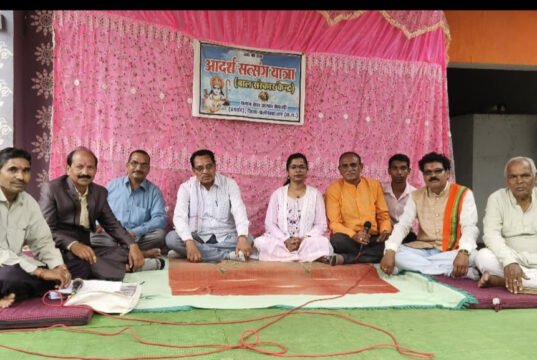 क्षेत्रीय कवि सम्मेलन में कवियों ने बिखेरे हर रंग