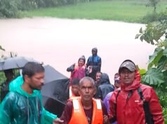 बाढ़ का खतरा: नारायणपुर में माड़ीन नदी के बीच पेड़ पर फंसे ग्रामीण का सफल रेस्क्यूखतरे के मुहाने पर बसे 9 परिवार भी शिफ्ट