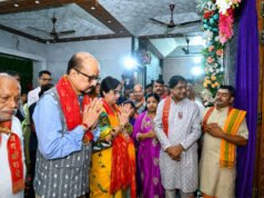 श्री बांके बिहारी मंदिर में राज्यपाल श्री रमेन ढेका ने किया भगवान श्रीकृष्ण का विधि-विधान से पूजन