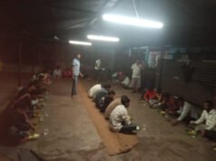 नेलसनार में बाढ़ के बीच जिला प्रशासन की मानवीय पहल, बाढ़ में फंसे यात्रियों को कराया भोजन