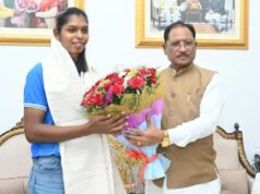 एशियन गेम्स की स्वर्ण पदक विजेता टीम की संजू देवी को मुख्यमंत्री श्री विष्णु देव साय ने 51 लाख रुपए की प्रोत्साहन राशि देने की घोषणा की