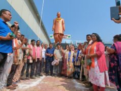 गांधी-शास्त्री जयंती पर सांसद विजय बघेल ने लाल बहादुर शास्त्री अस्पताल में चलाया स्वच्छता अभियान