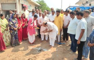 नगर में अग्रसेन चौक एवं सहस्त्रबाहु चौक का भूमि पूजन संपन्न